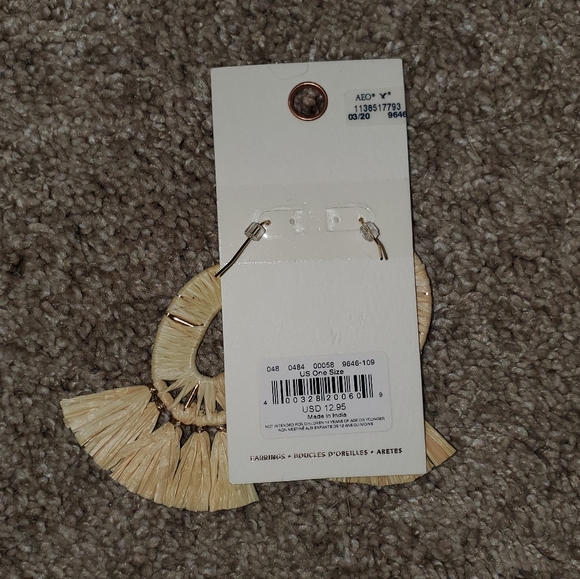 AE Raffia Tassel Earrings - Picture 2 of 3